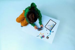 LEGO CREATOR 3-IN-1 RETRO GAMING CONSOLE ΓΙΑ 8+ ΕΤΩΝ 268ΤΜΧ 31380