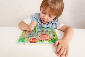  MAGNETIC TRAFFIC MAZE W12001